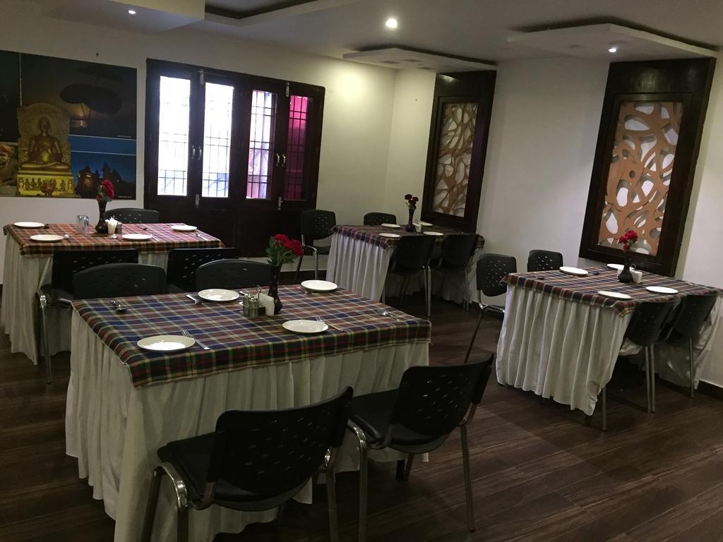 Hotel Park Plaza Βαρανάσι Εξωτερικό φωτογραφία